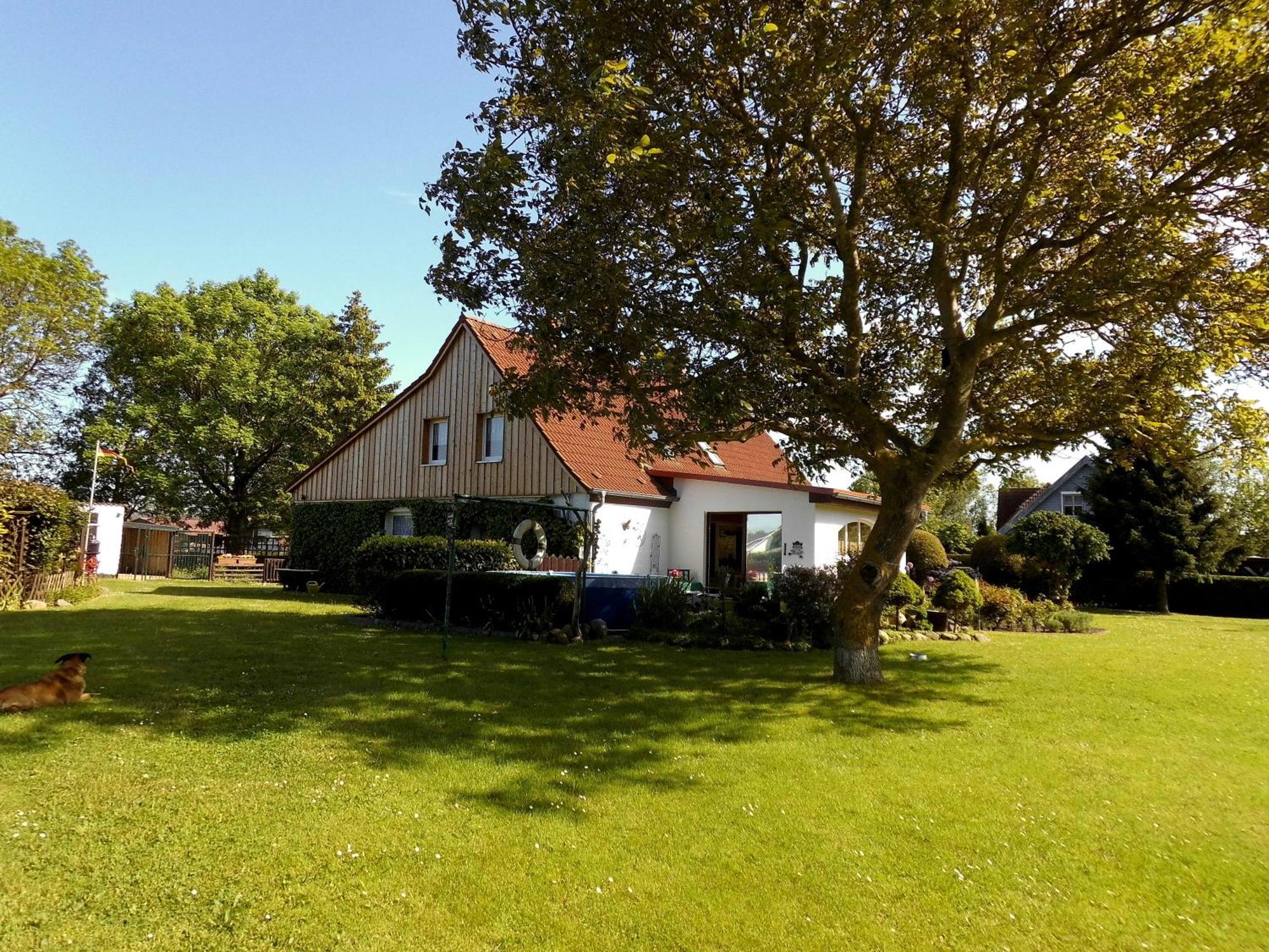 Bungalow Und Ferienwohnung Auf Ruegen Kluis ภายนอก รูปภาพ